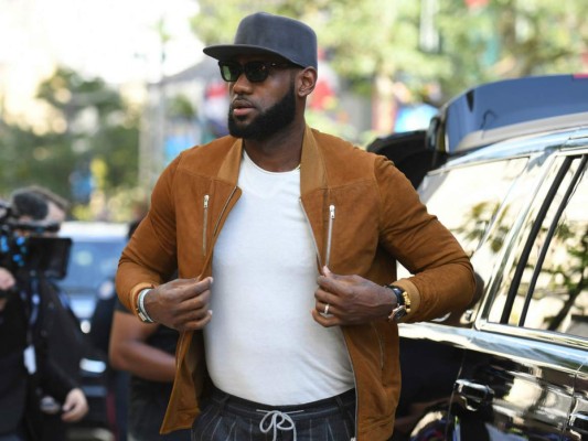 Los Lakers le dan la bienvenida a LeBron James