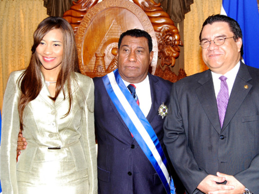 Entregan Orden de Morazán a embajador de Dominicana
