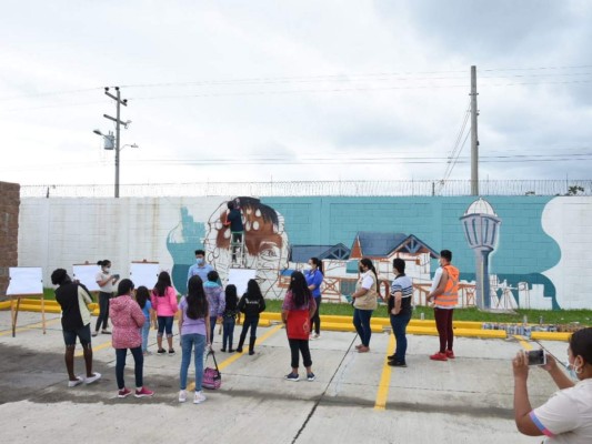Con grafitis, jóvenes promueven valores positivos y descubren amor por el arte
