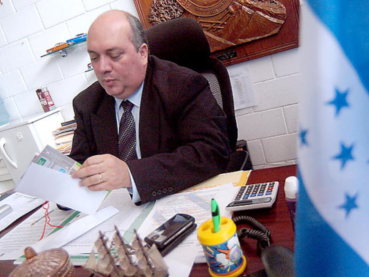 Director del Central oficializa aspiraciones a la Alcaldía por movimiento interno de Libre