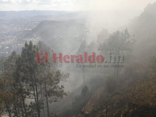 Las imágenes del incendio que afectó consulado de Portugal en El Hatillo