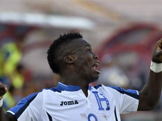 Selección de Honduras vence a El Salvador con doblete de Rubilio Castllo en la Copa Centroamericana