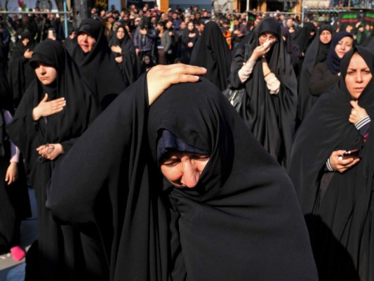 Transmiten dolorosas imágenes de avión estrellado en Irán