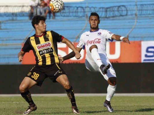 Olimpia le dio vuelta al marcador y venció 2-3 al Real España para asegurar el liderato