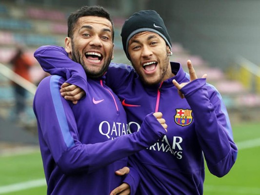 'Sé valiente, el mundo pertenece a los valientes', pide Dani Alves a Neymar&nbsp;&nbsp;