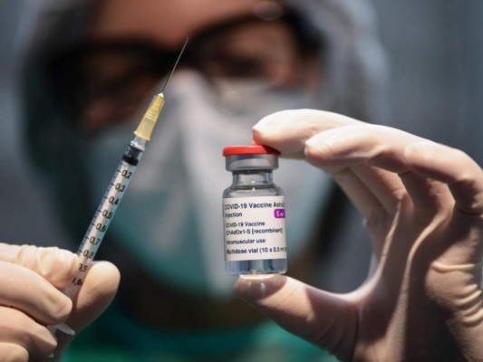 Chile recomienda vacuna AstraZeneca a mujeres mayores de 55 años