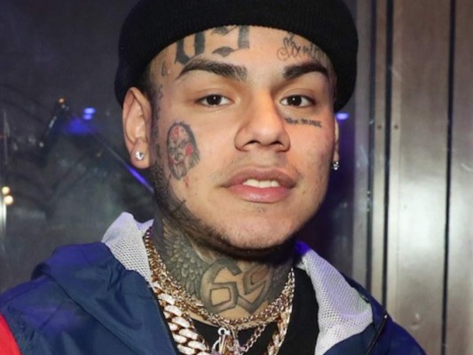 Tekashi 6ix9ine esperaría hasta un año en prisión para su audiencia inicial