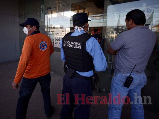 Extreman medidas y hacen recorridos en comercios para evitar el coronavirus&nbsp;&nbsp;