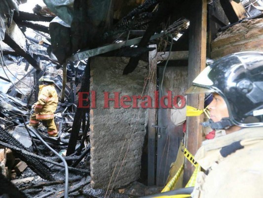 Cinco familias quedaron en la calle tras incendio en la capital y claman ayuda al gobierno