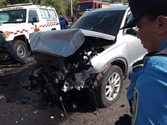 Tres personas muertas y daños incuantificables: así fue el choque en el anillo periférico