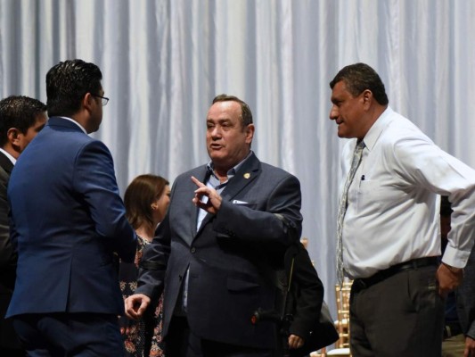 Giammattei asume presidencia con promesas de atacar pobreza y corrupción&nbsp;&nbsp;