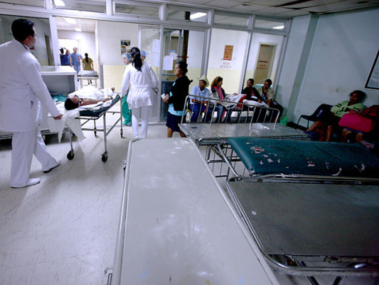 A medio vapor opera el hospital Escuela