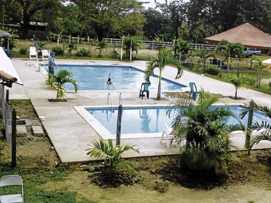 Caudalosos ríos, vino de coyol y antiguas cuevas atrapan a turistas