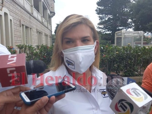 Así fue la llegada de vacunas AstraZeneca para los afiliados al IHSS