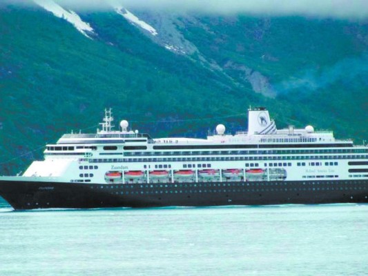 Incierto el futuro de 72 hondureños varados en crucero