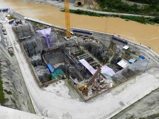 Construcción de cortina de Patuca III reporta avance de un 51 por ciento