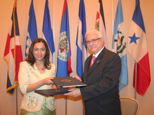 Perú se incorpora al SICA como observador extraregional
