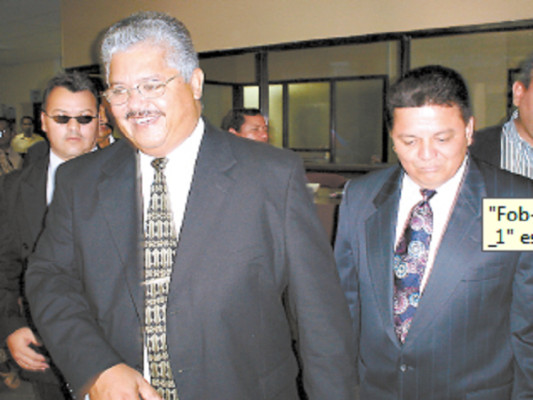 Piden documentos a pastor Barahona