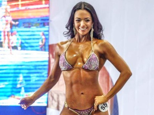 Reina de belleza nicaragüense bañada en oro en juegos centroamericanos&nbsp;&nbsp;