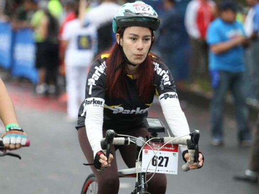 Las mujeres que se robaron el show en la Sexta Vuelta Ciclística de Tegucigalpa