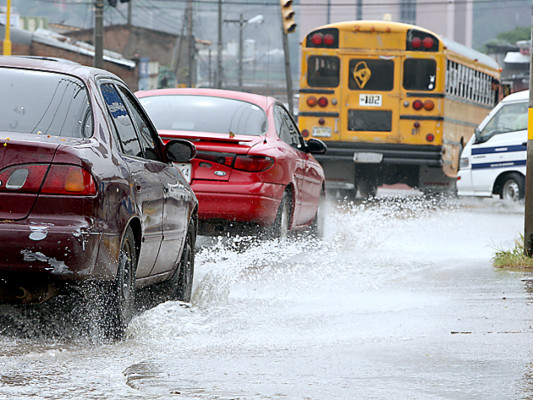 Alerta verde en departamentos del centro y sur de Honduras por lluvias provocadas por Ernesto
