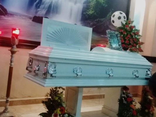 Entre lágrimas despiden a exseleccionado Walter Williams