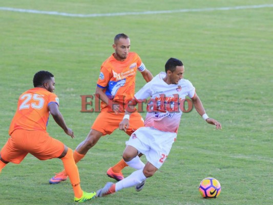 Los Lobos de la UPNFM derrotaron 4-2 a la Real Sociedad en el estadio Nacional