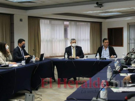 La comitiva económica ya sostuvo una primera sesión de trabajo con el Banco Centroamericano de Integración Económica (BCIE).