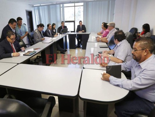 Sectores se sientan a definir el nuevo salario mínimo