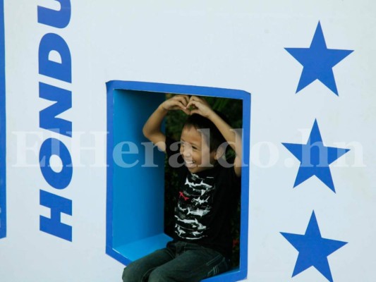 El fervor por la Selección de Honduras se siente desde temprano en el Olímpico