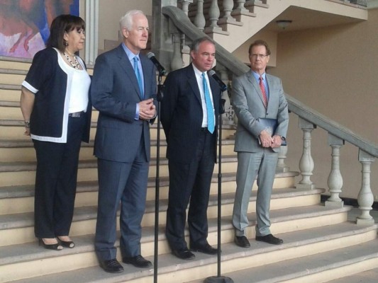 Presidente de Honduras se reúne con senadores