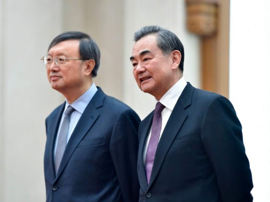 El ministro de Relaciones Exteriores norcoreano visita China