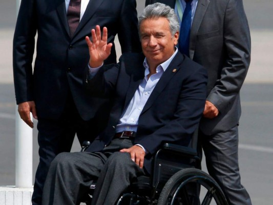 Lenín Moreno deja cumbre de Lima por 'situación crítica' de periodistas secuestrados
