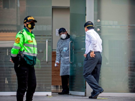 Perú inicia ensayos en 6,000 voluntarios de vacuna china contra covid-19