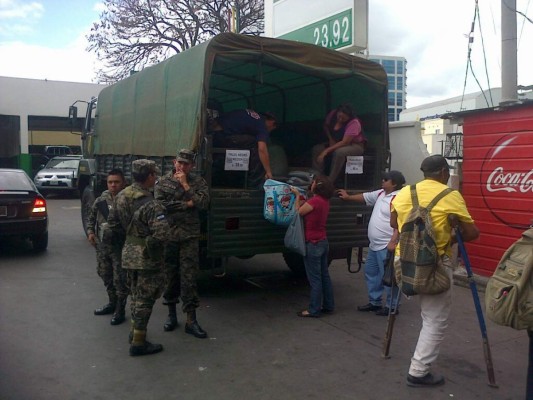 Tegucigalpa: frijoles a la venta en unidades móviles