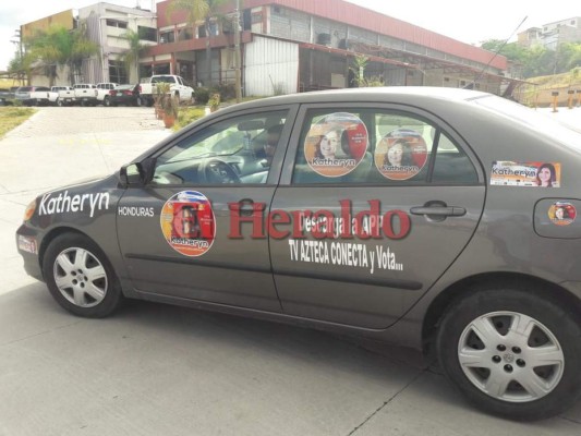 La Academia: Así piden votos para su hija los papás de Katheryn Banegas