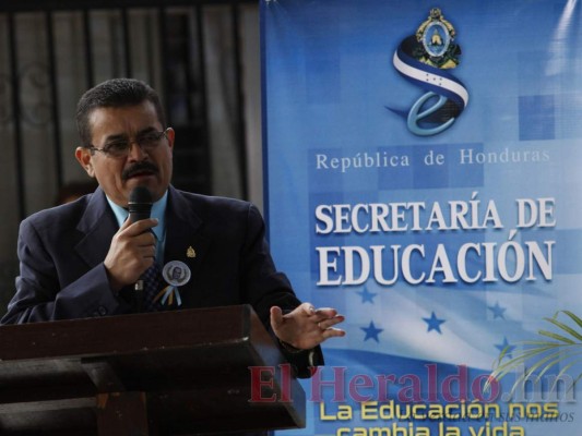 La vida de Alejandro Ventura, exministro de Educación, en 13 imágenes