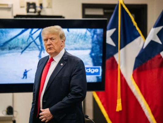 Trump viaja a la frontera con México para 'admirar' el muro