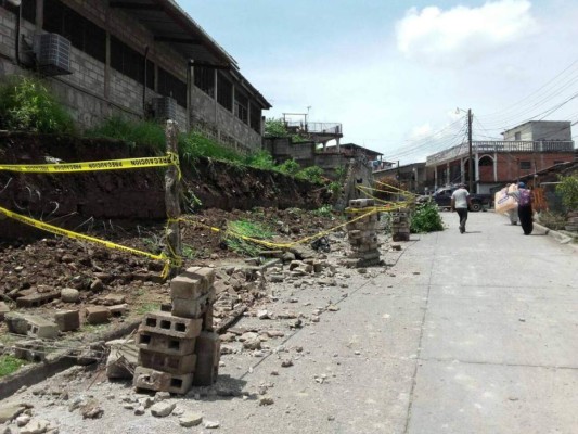 Cae muro perimetral de escuela en Comayagüela&nbsp;&nbsp;&nbsp;