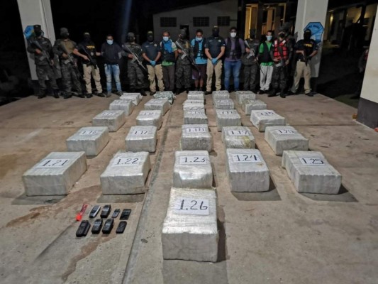 Las imágenes que dejó el fuerte decomiso de cocaína en La Mosquitia
