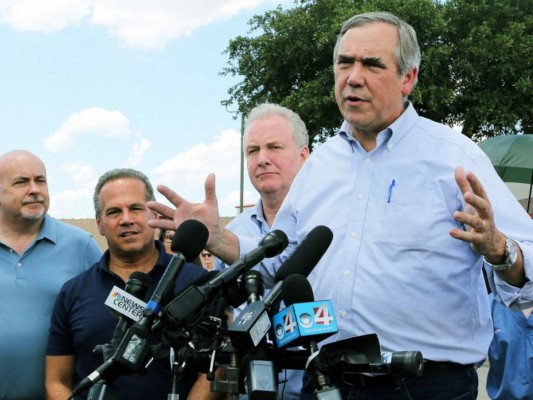 Legislador Mark Pocan introduce proyecto ante el Congreso de Estados Unidos para abolir ICE