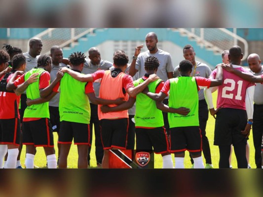 Dennis Lawrence, el hombre del gol histórico y de los 89 partidos