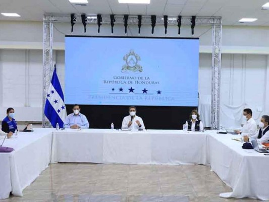 Presidente Hernández destaca medidas anticipadas en lucha contra el covid-19