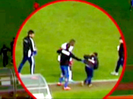 Golpeó a recogepelotas