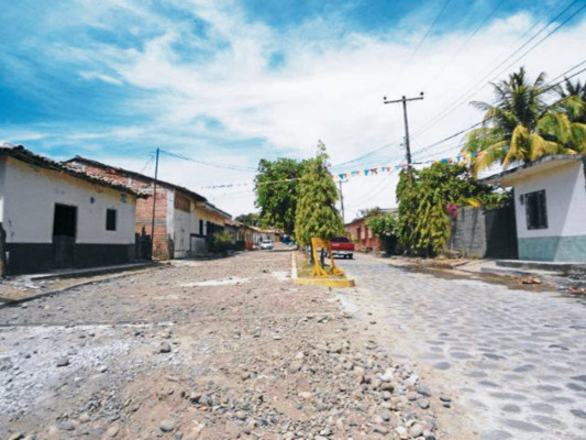 Inicia empedrado de calles en Goascorán