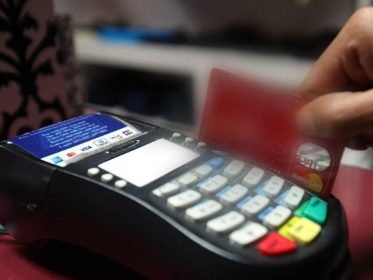 Mauricio Oliva asegura que tasa de interés promedio de las tarjetas de crédito no sobrepasará el 54%&nbsp;&nbsp;