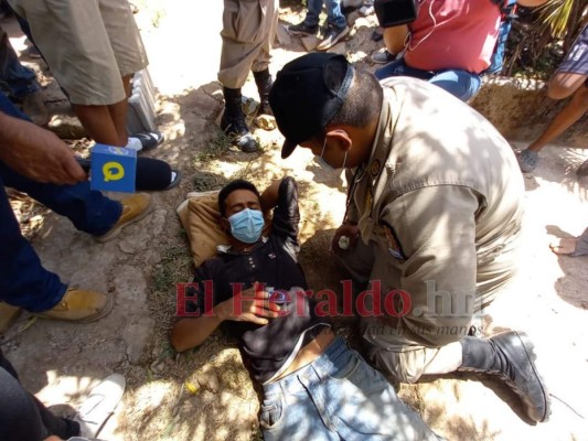 Dramáticas imágenes del rescate de tres hombres soterrados en Sabanagrande (FOTOS)