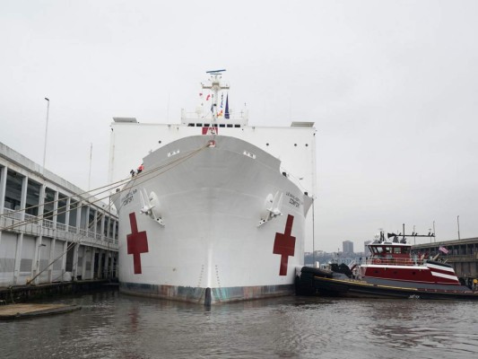 FOTOS: 12 quirófanos y 1,200 empleados en buque que atiende Covid-19 en Nueva York