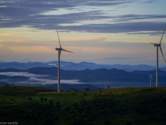 Tierra Adentro: Expedición a los encantos del Cerro de Hula