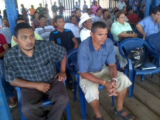 Comisión de diputados se reúne con pescadores del sur de Honduras